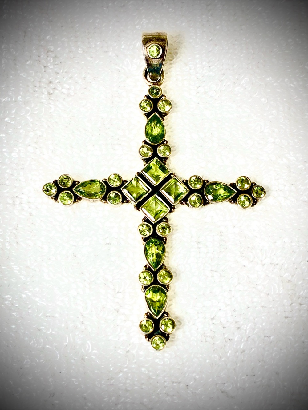 Elegant Vintage Sterling Silver Peridot Cross Pendant
